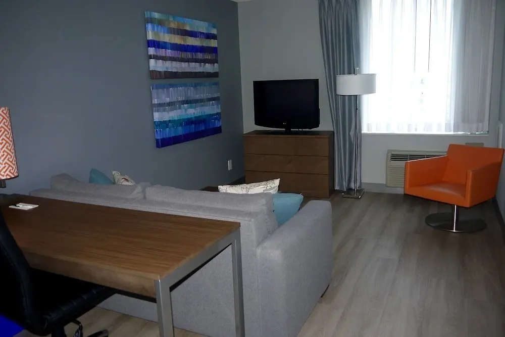 Radisson Suites Hotel Toronto Airport 3*,